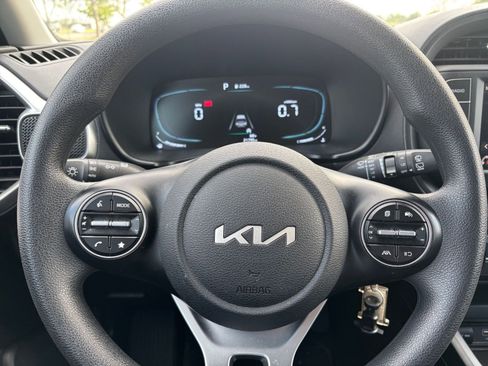 Used 2025 Kia Soul LX w/ LX Technology Package image 25