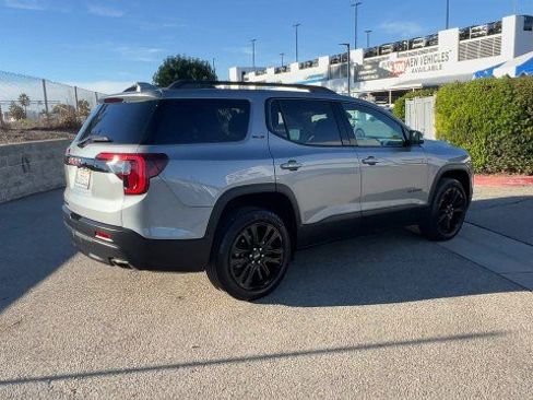 Used 2023 GMC Acadia SLE w/ Elevation Edition image 8