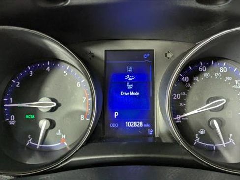 Used 2018 Toyota C-HR XLE image 28