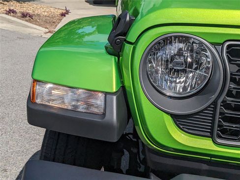 New 2025 Jeep Gladiator Sport image 10