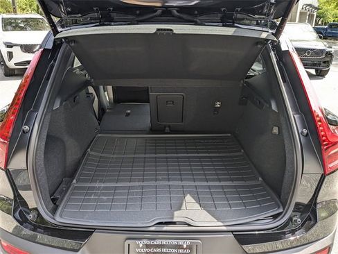 New 2025 Volvo XC40 B5 Ultra image 13