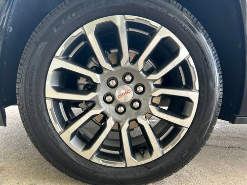 Used 2021 GMC Acadia Denali w/ Denali Technology Package FWD image 31