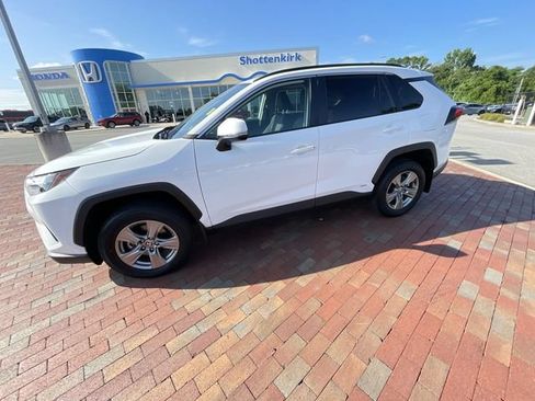 Used 2024 Toyota RAV4 XLE w/ Convenience Package AWD/4WD image 30