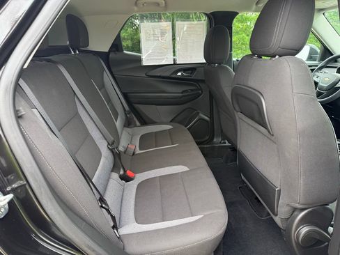 Used 2023 Chevrolet TrailBlazer LT w/ Convenience Package FWD image 14