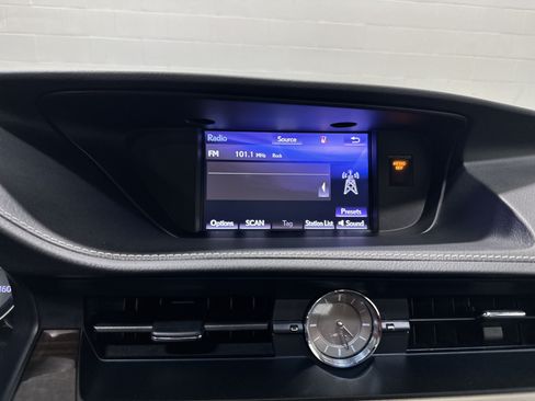 Used 2018 Lexus ES 350 w/ Navigation System Package FWD image 16