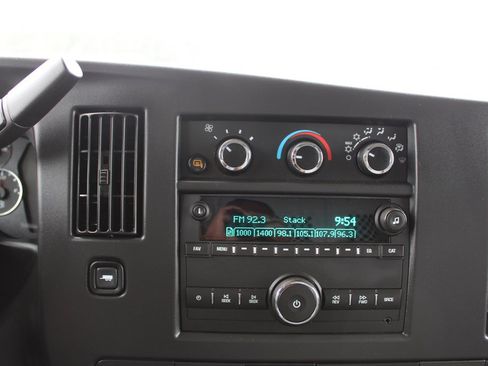 Used 2025 GMC Savana 2500 Extended w/ Driver Convenience Package RWD image 30