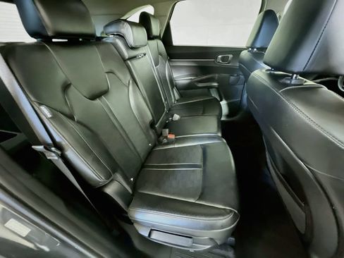 Used 2024 Kia Sorento S FWD image 23