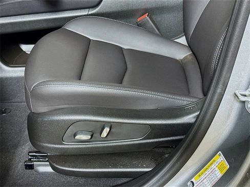 New 2025 Cadillac XT5 Luxury image 17