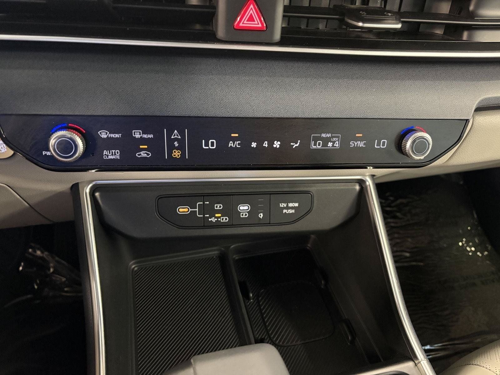 Certified 2026 Kia Carnival EX FWD image 33