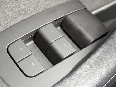 Used 2022 Tesla Model 3 Performance image 24