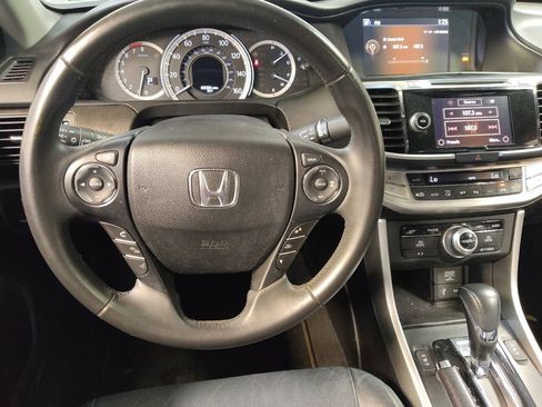 Used 2015 Honda Accord Touring image 22