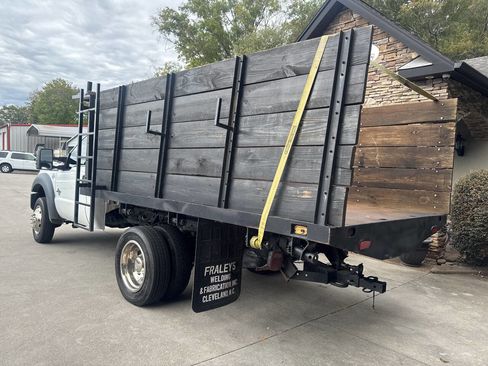 Used 2016 Ford F550 4x4 Regular Cab Super Duty image 3