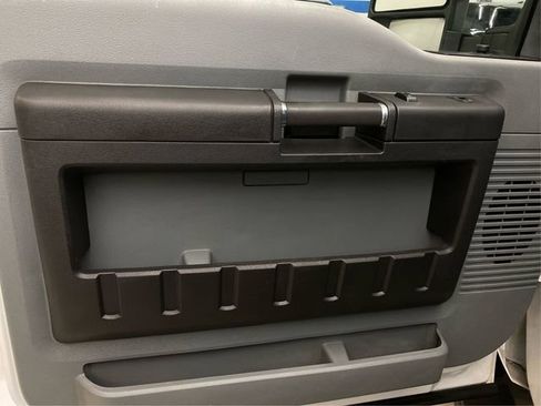 Used 2015 Ford F250 XL w/ Power Equipment Group image 19