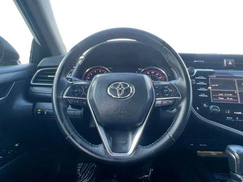 Used 2020 Toyota Camry XSE FWD image 13