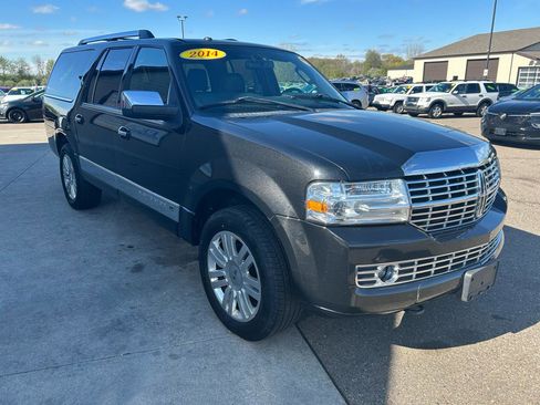 Used 2014 Lincoln Navigator L 4WD image 3