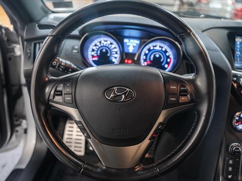 Used 2015 Hyundai Genesis 3.8 RWD image 35