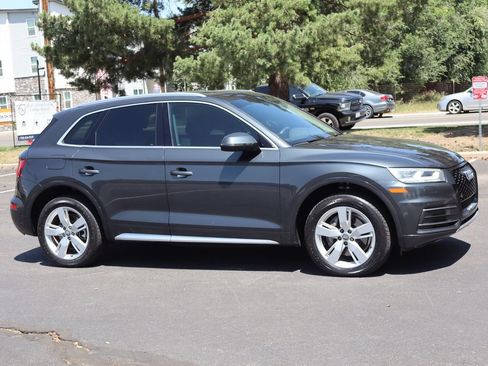Used 2018 Audi Q5 2.0T Premium Plus w/ Premium Plus Package AWD/4WD image 2
