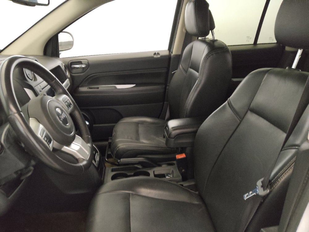 Used 2016 Jeep Compass High Altitude AWD/4WD image 17