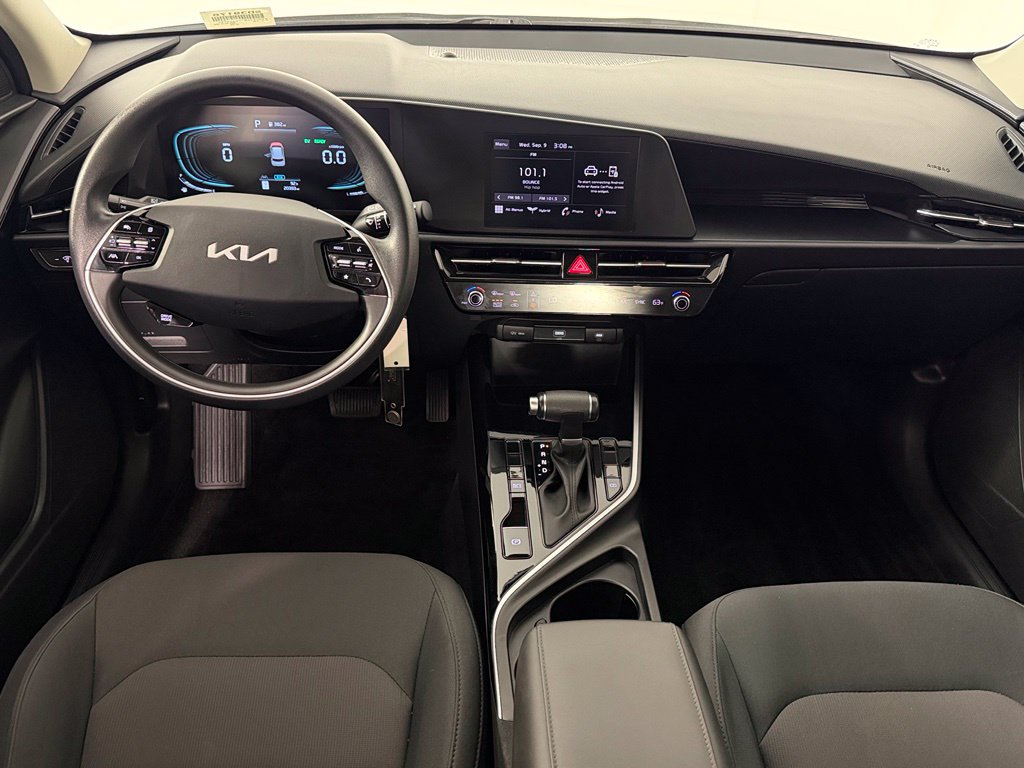 Used 2025 Kia Niro LX FWD image 12