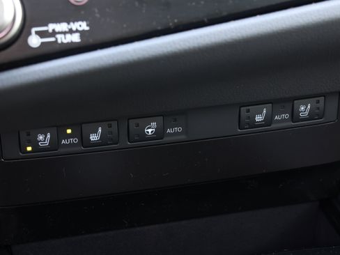 Used 2025 Lexus ES 300h w/ Premium Package FWD image 26