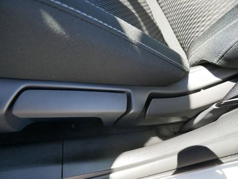 Used 2025 Mitsubishi Outlander ES AWD/4WD image 17