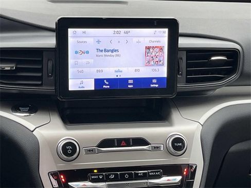 Used 2023 Ford Explorer XLT image 16