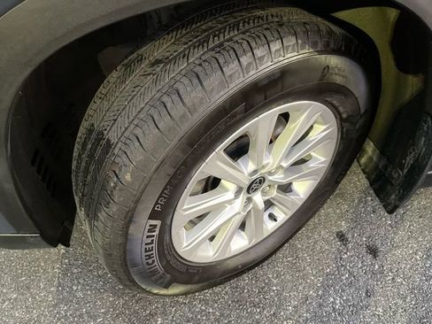 Certified 2024 Toyota Grand Highlander XLE image 2