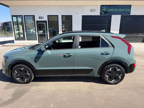 Used 2024 Kia Niro Wind FWD image 1