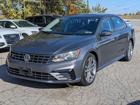 Used 2018 Volkswagen Passat 2.0T S image 1
