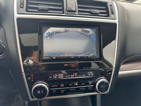 Used 2018 Subaru Outback 2.5i Limited image 18