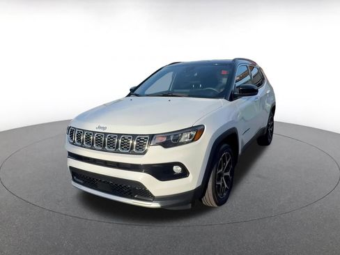 Used 2025 Jeep Compass Limited image 7