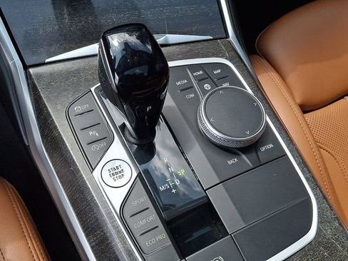 Used 2022 BMW 330i Sedan w/ Premium Package RWD image 11