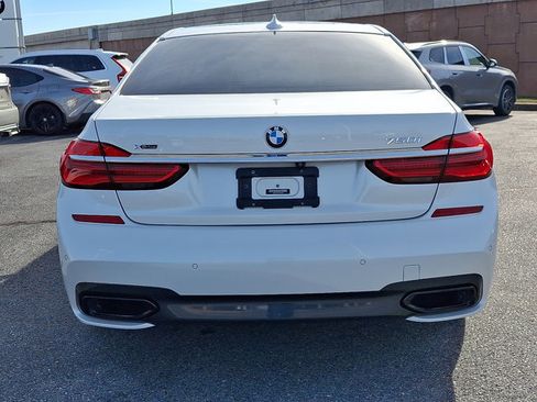 Used 2019 BMW 750i xDrive w/ Executive Package image 5