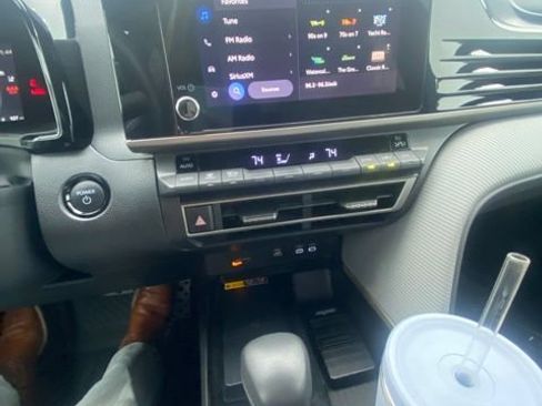 Used 2025 Toyota Camry SE FWD image 19
