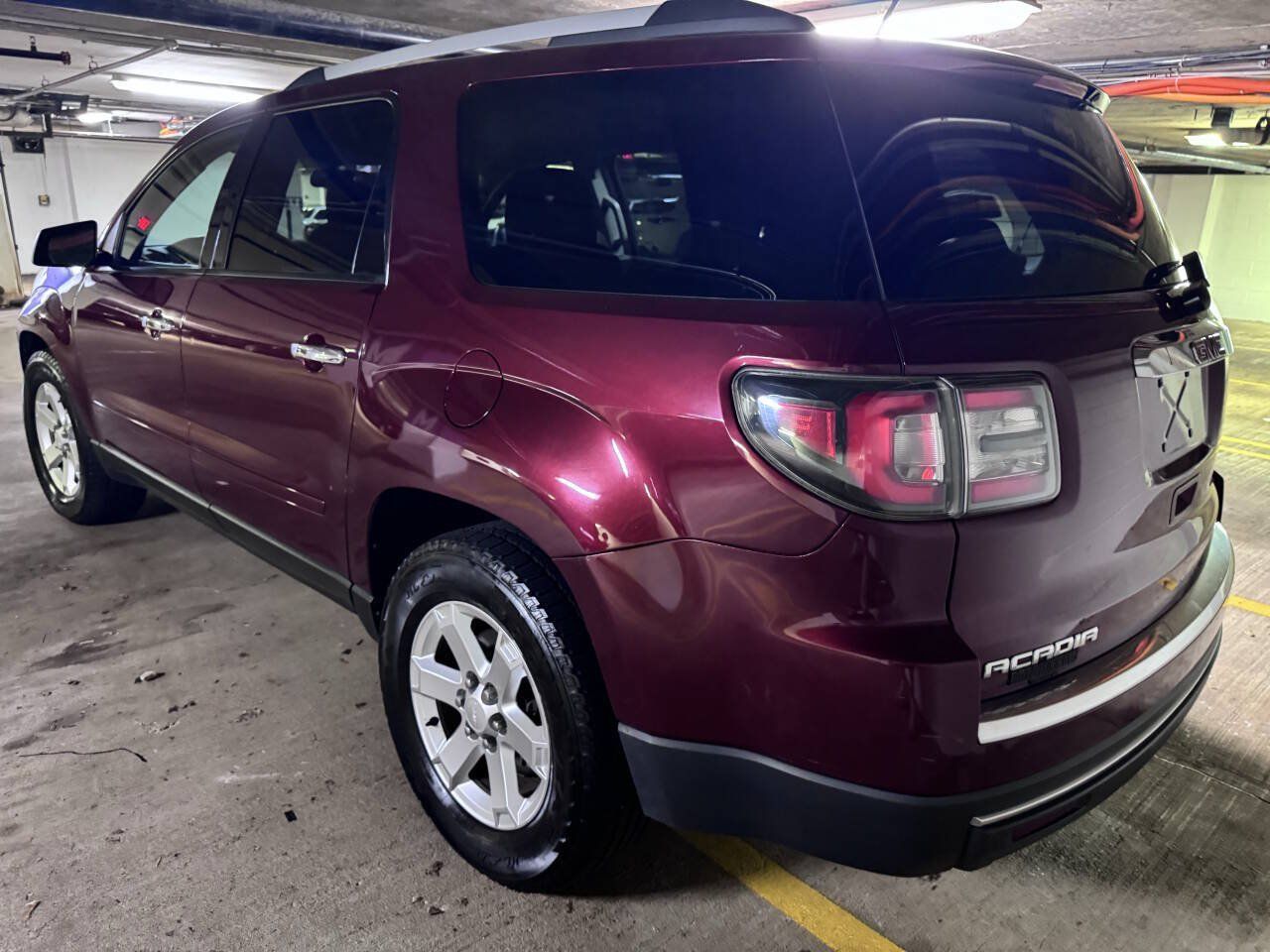 Used 2015 GMC Acadia SLE AWD/4WD image 32