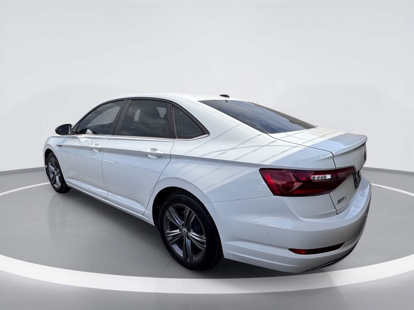 Used 2021 Volkswagen Jetta R-Line FWD image 4