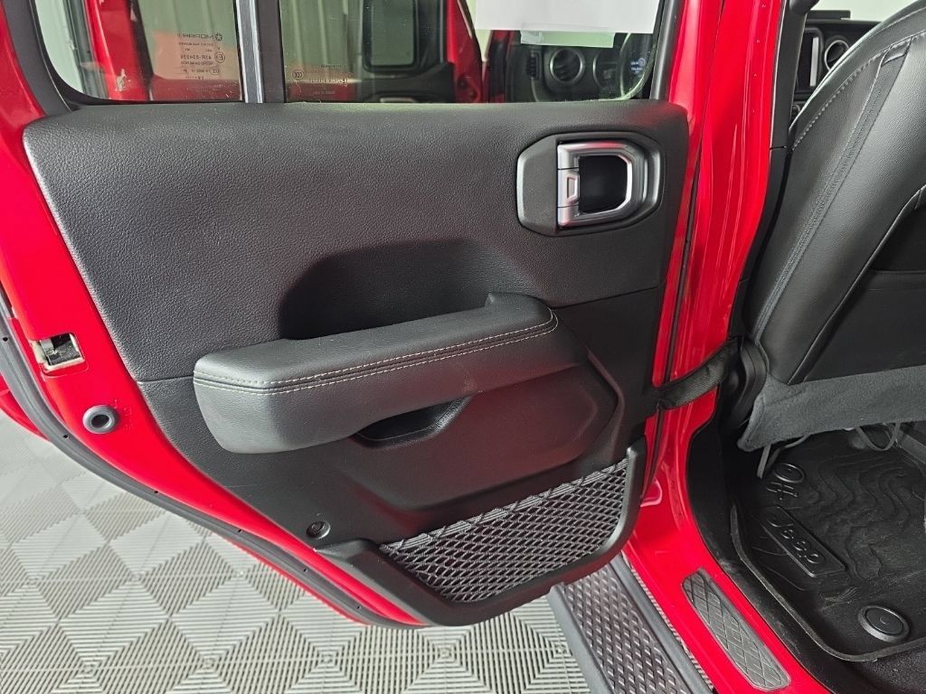 Used 2020 Jeep Gladiator Overland AWD/4WD image 22