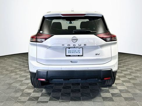 Used 2024 Nissan Rogue SV FWD image 7