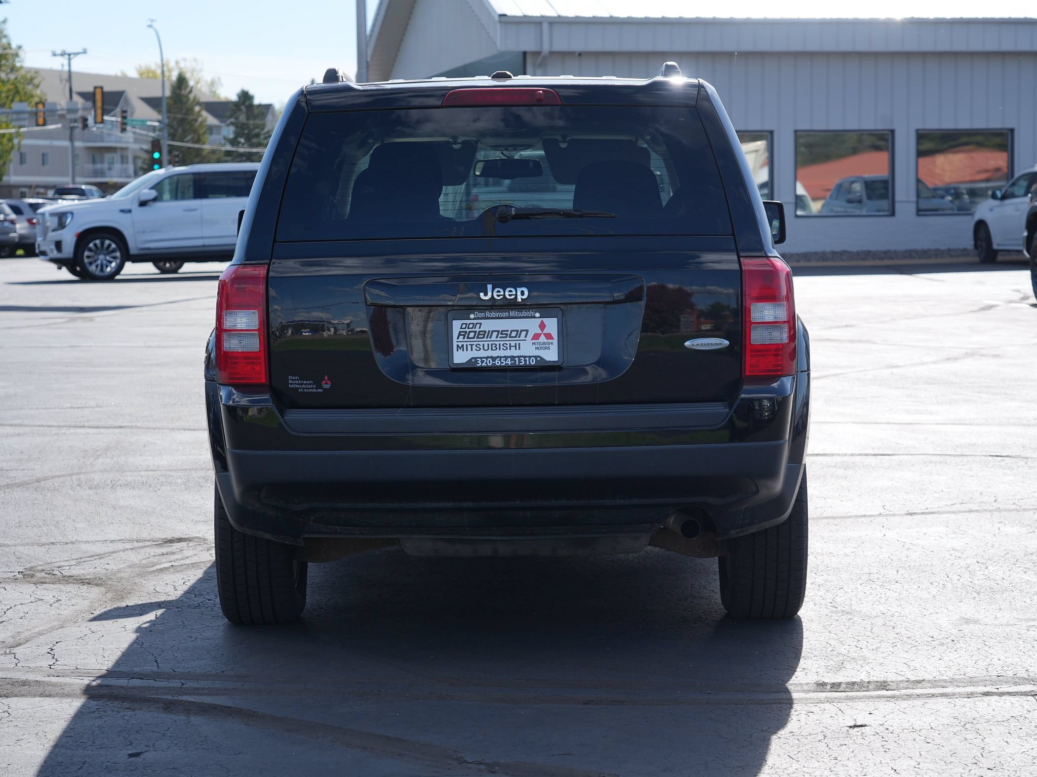 Used 2016 Jeep Patriot Latitude FWD image 4