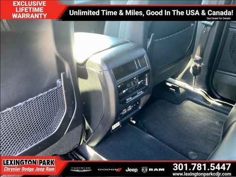 Used 2025 Jeep Grand Cherokee Limited AWD/4WD image 10