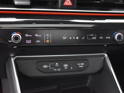 Used 2025 Kia Carnival SX Prestige image 35