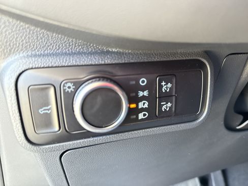 New 2025 Ford Explorer Active image 24