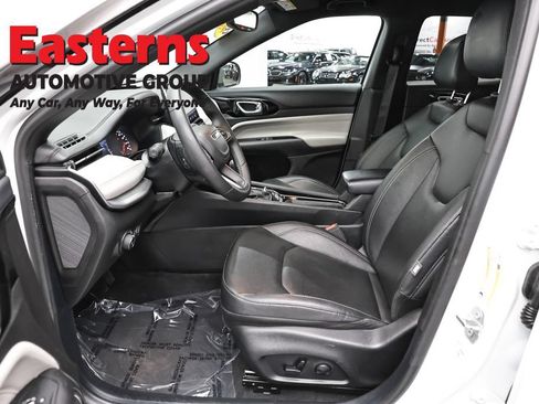Used 2025 Jeep Compass Limited AWD/4WD image 14