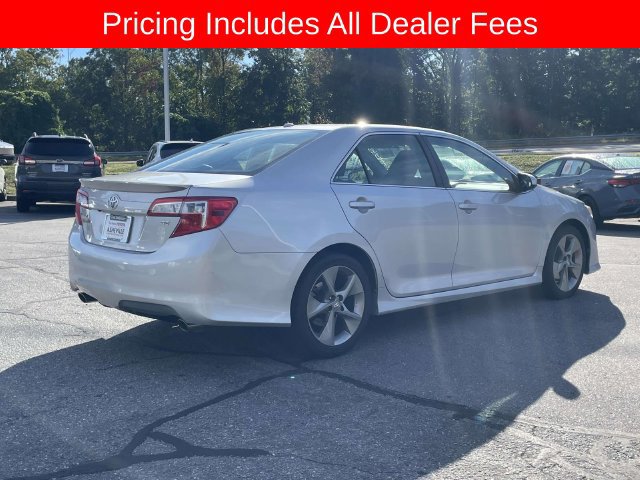Used 2014 Toyota Camry SE w/ Moonroof Package FWD image 5