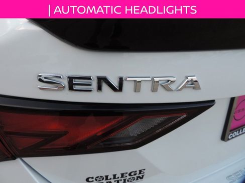 Used 2025 Nissan Sentra SR w/ Midnight Edition image 11