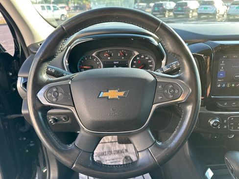 Used 2021 Chevrolet Traverse LT image 11