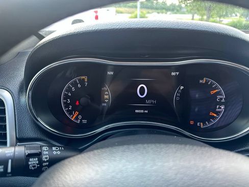 Used 2020 Jeep Grand Cherokee Laredo AWD/4WD image 8