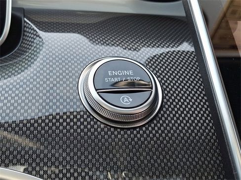 Used 2026 Mercedes-Benz C 300 4MATIC Sedan image 19