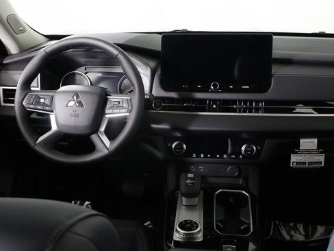 New 2026 Mitsubishi Outlander SE image 35