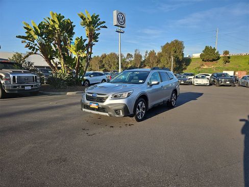 Used 2020 Subaru Outback Limited w/ Popular Package #2 image 3